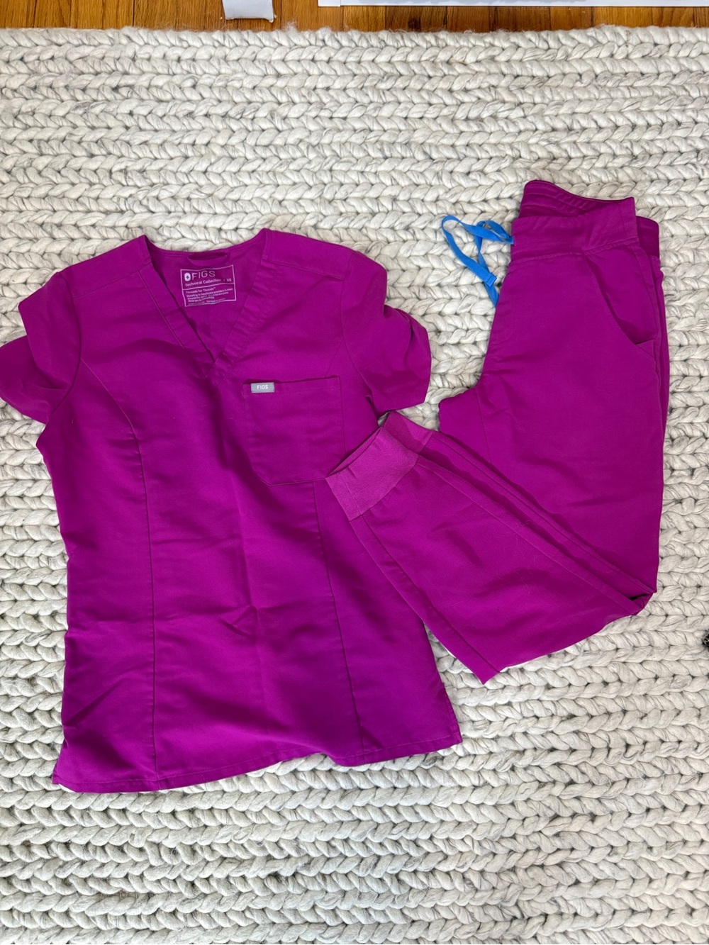 Figs Magenta Scrub Set